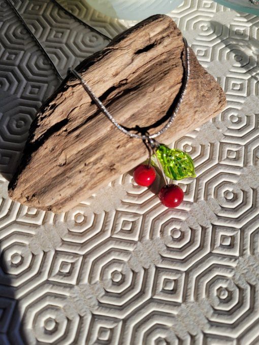Collier cerises
