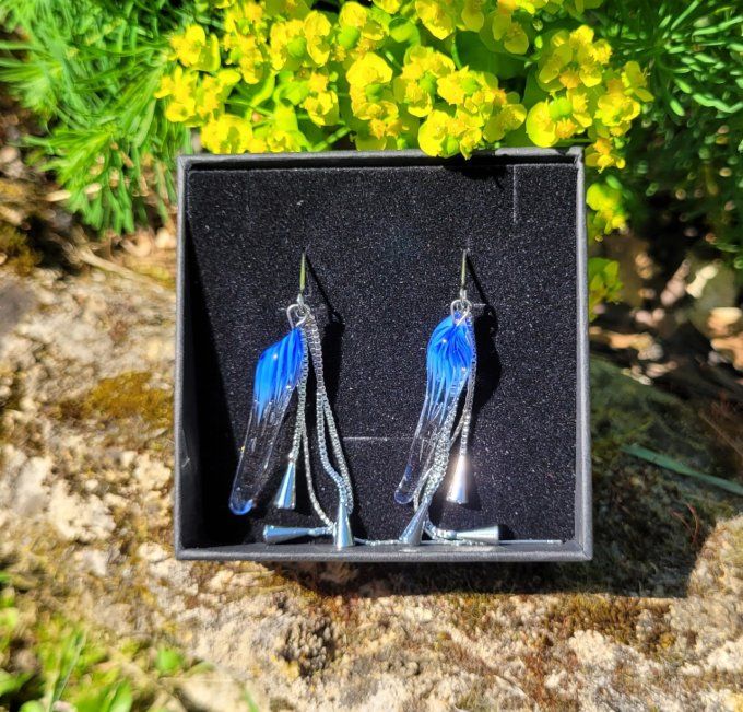 Les élégantes bleues